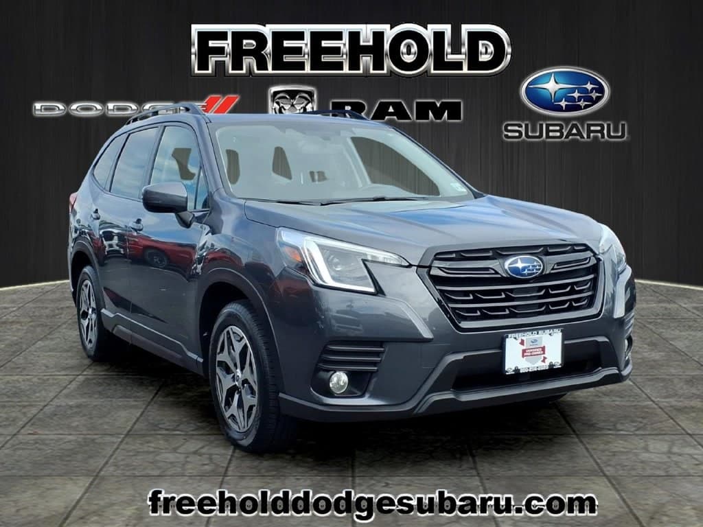 2023 Subaru Forester Premium — photo 1 of 23