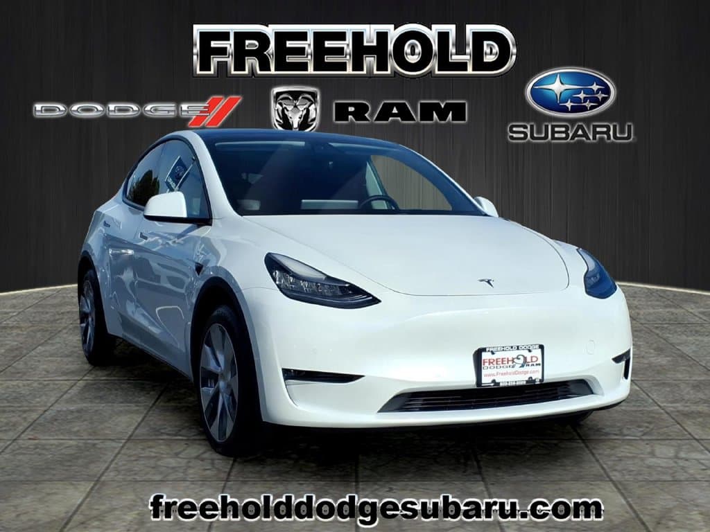2021 Tesla Model Y Long Range — photo 1 of 17