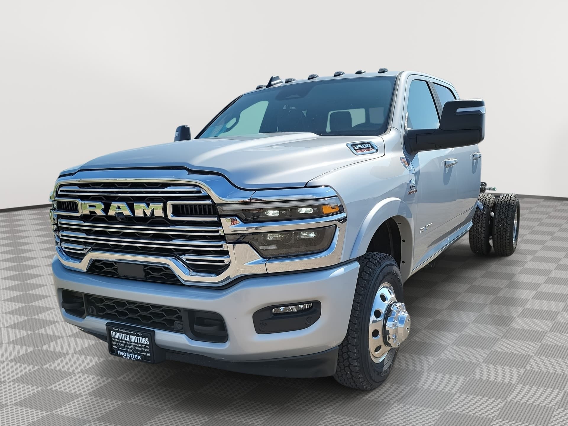 2026 RAM 3500 BIG HORN CREW CAB CHASSIS 4X4 60' CA — photo 1 of 34