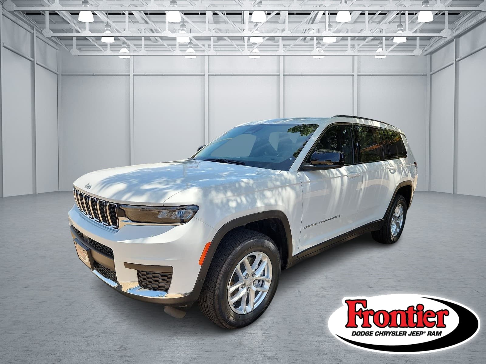 2026 Jeep Grand Cherokee L LAREDO X 4X4 — photo 1 of 32