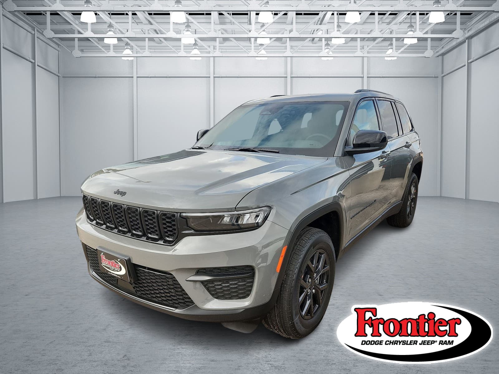 2027 Jeep Grand Cherokee Laredo — photo 1 of 32