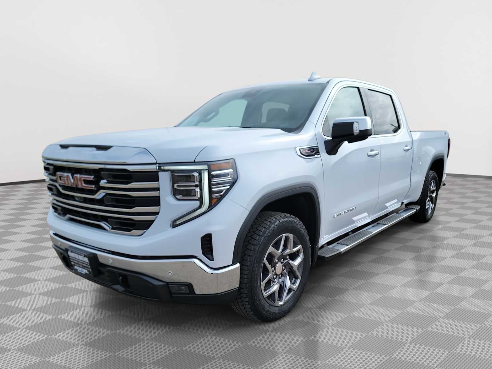 2026 GMC Sierra 1500 SLT — photo 1 of 33