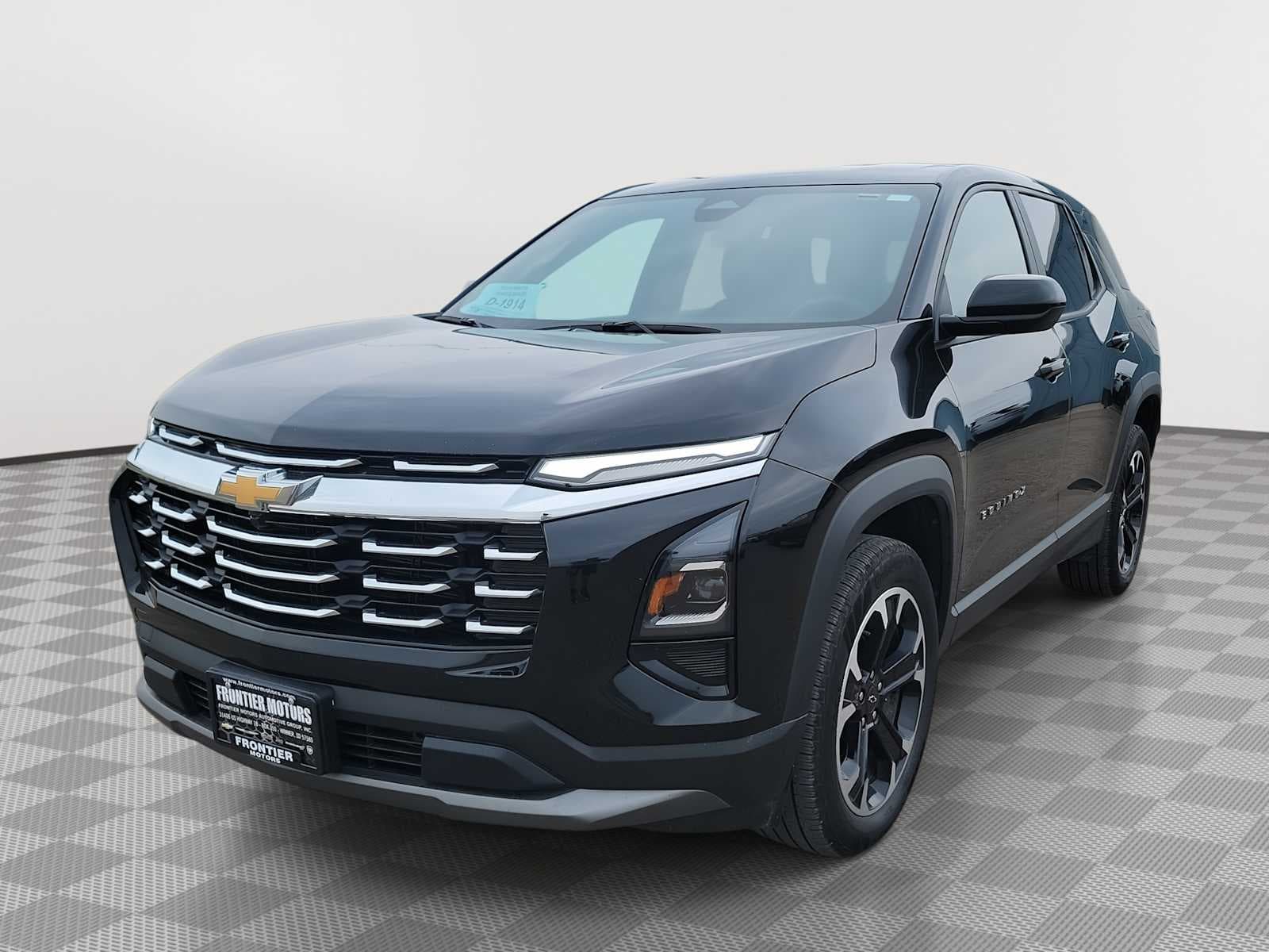 2025 Chevrolet Equinox LT — photo 1 of 25