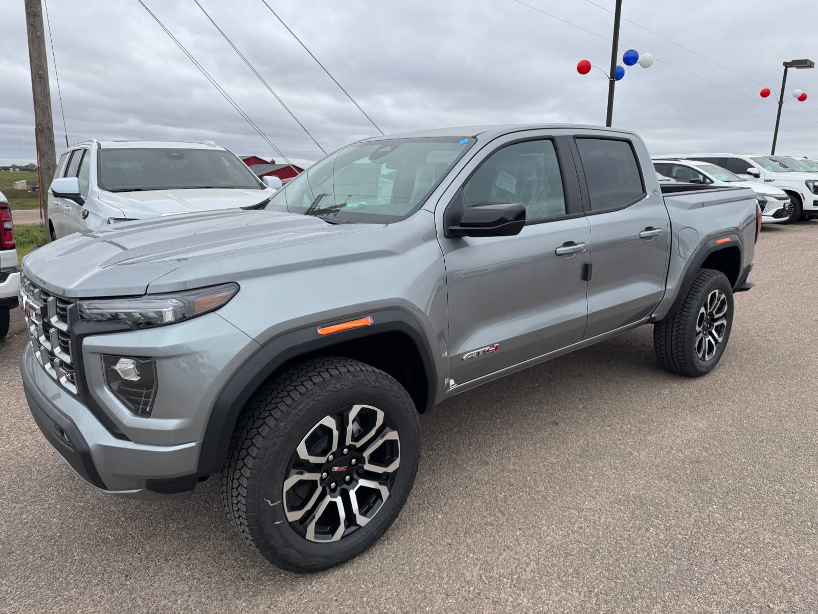 2026 GMC Canyon Base — photo 1 of 8