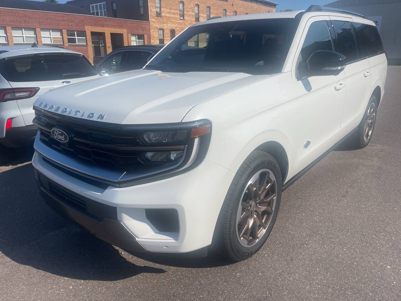 2027 Ford Expedition Max King Ranch — photo 1 of 41
