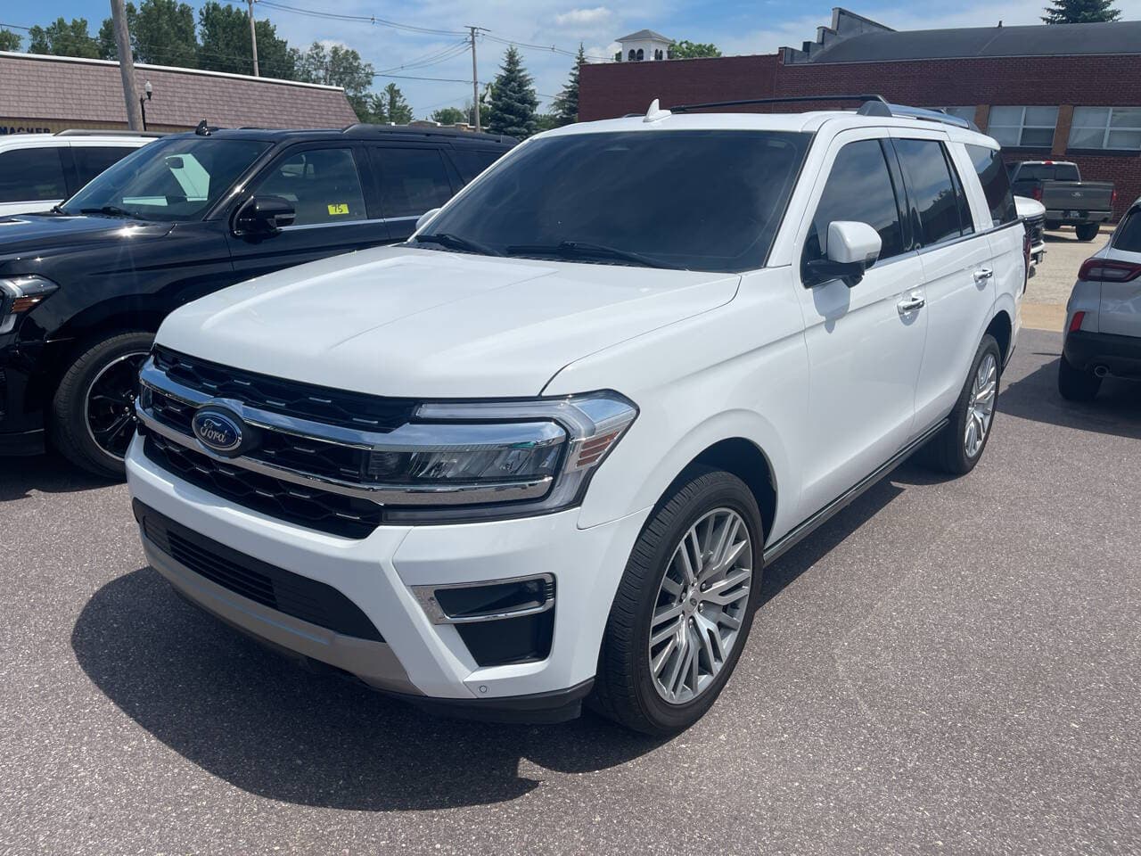 2024 Ford Expedition Limited — photo 1 of 24