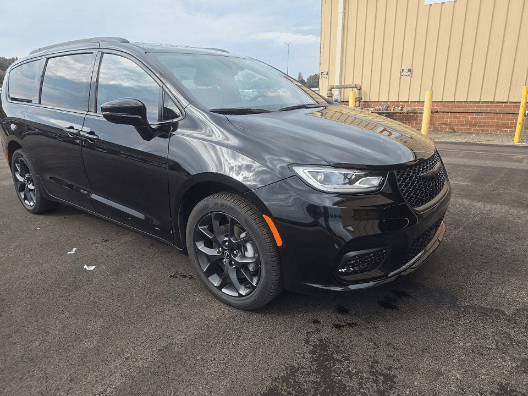 2025 Chrysler Pacifica Limited — photo 1 of 16