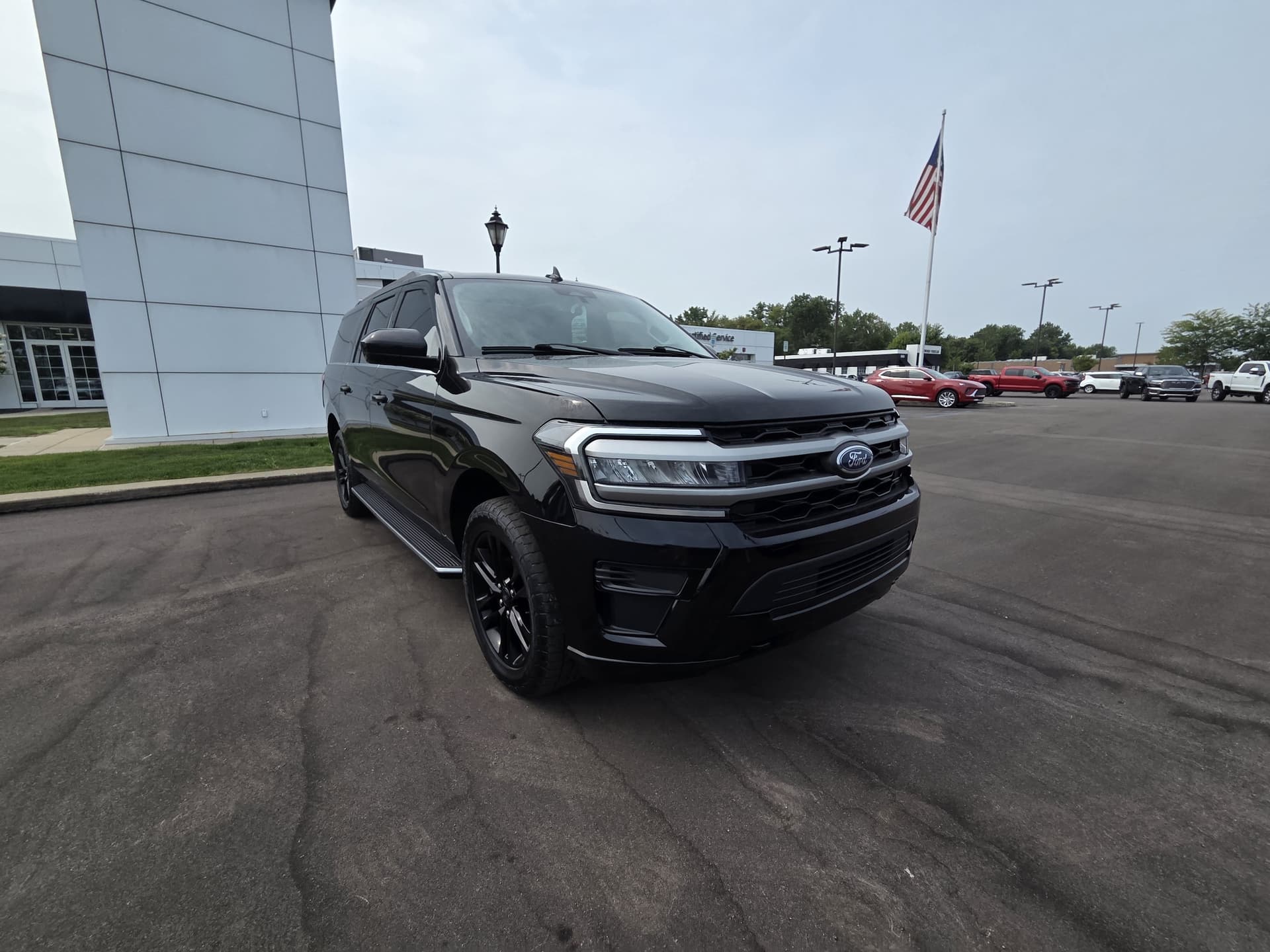 2023 Ford Expedition XLT MAX — photo 1 of 22