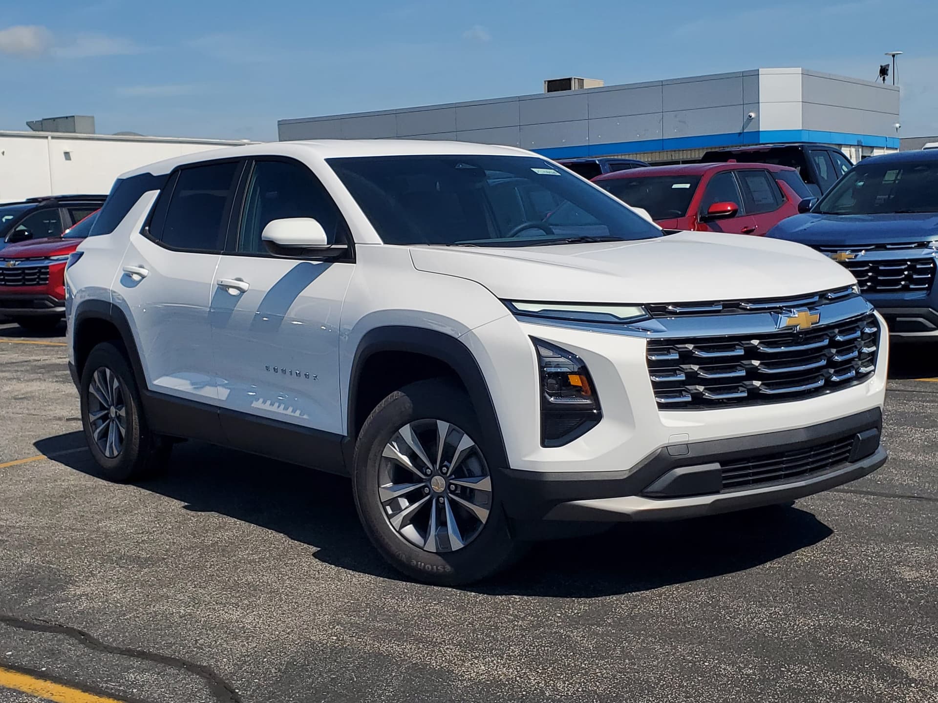 2027 Chevrolet Equinox LT — photo 1 of 39