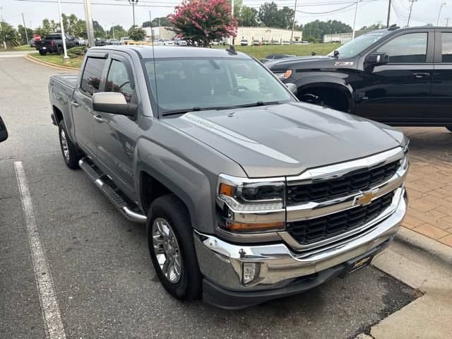 2017 Chevrolet Silverado 1500 LT — photo 1 of 4