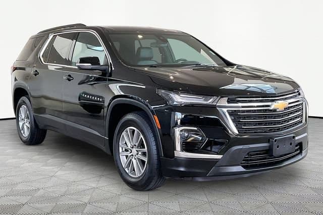 2023 Chevrolet Traverse LT Leather — photo 1 of 23