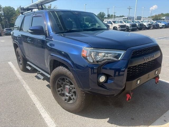 2018 Toyota 4Runner SR5 — photo 1 of 6