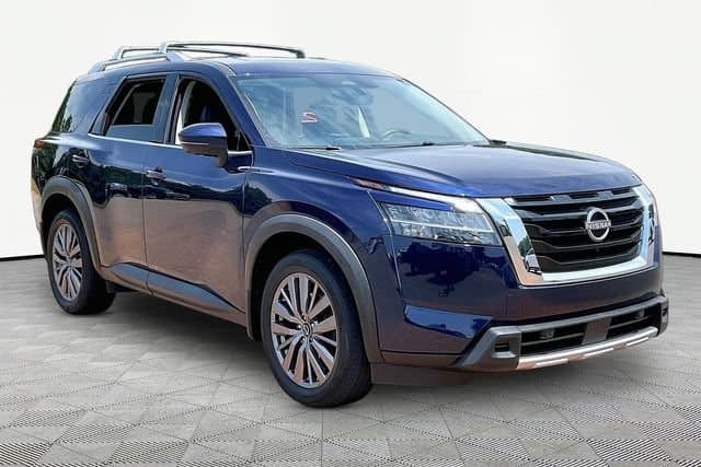 2023 Nissan Pathfinder SL 4WD — photo 1 of 24