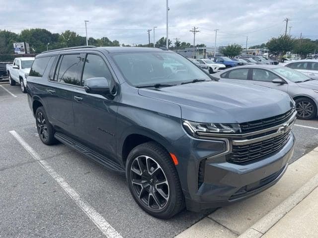 2021 Chevrolet Suburban RST — photo 1 of 7