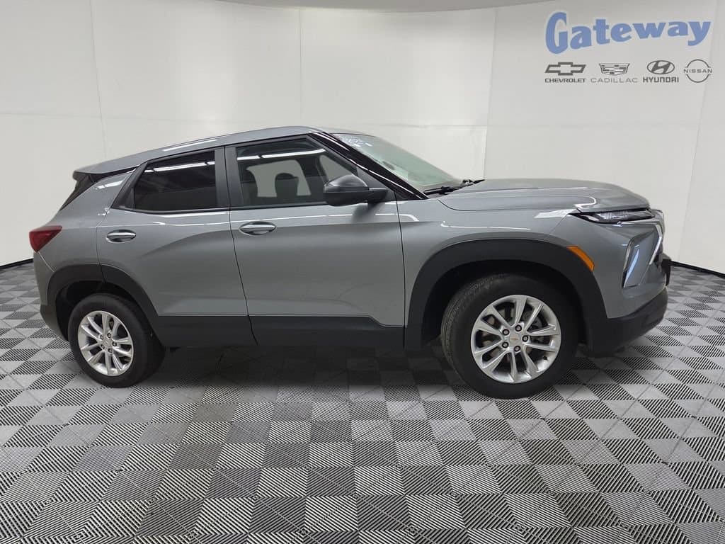 2024 Chevrolet Trailblazer LS — photo 1 of 26