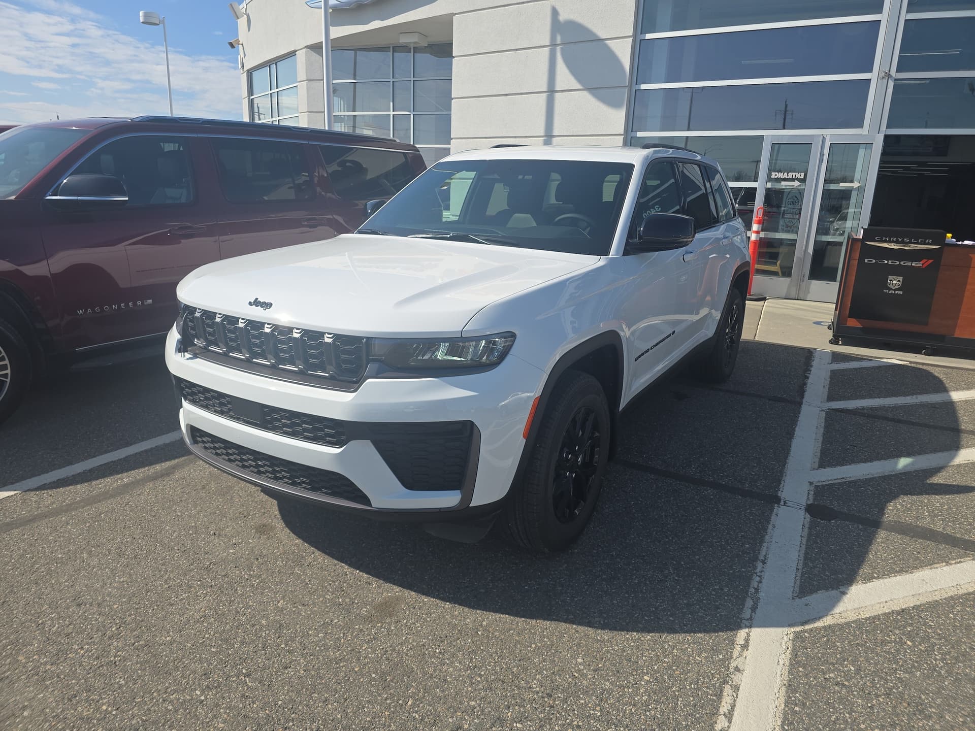 2026 Jeep Grand Cherokee Laredo — photo 1 of 20