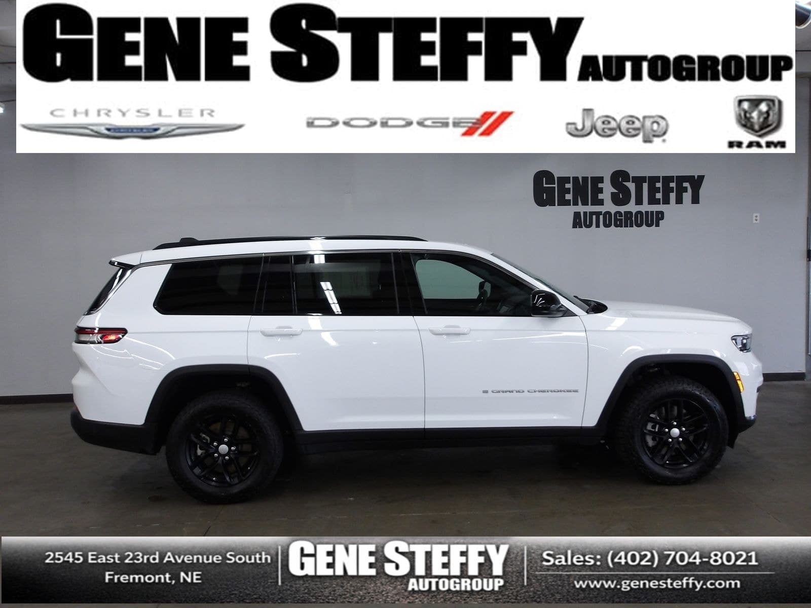 2024 Jeep Grand Cherokee L Laredo — photo 1 of 22