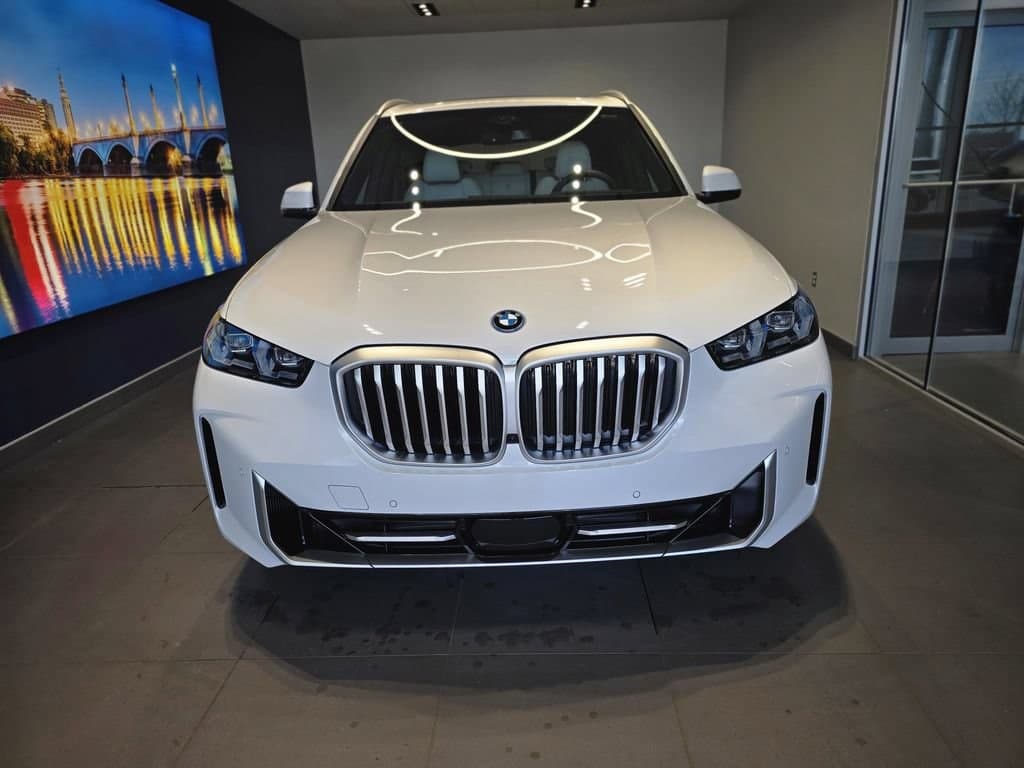 2026 BMW X5 xDrive50e — photo 1 of 42