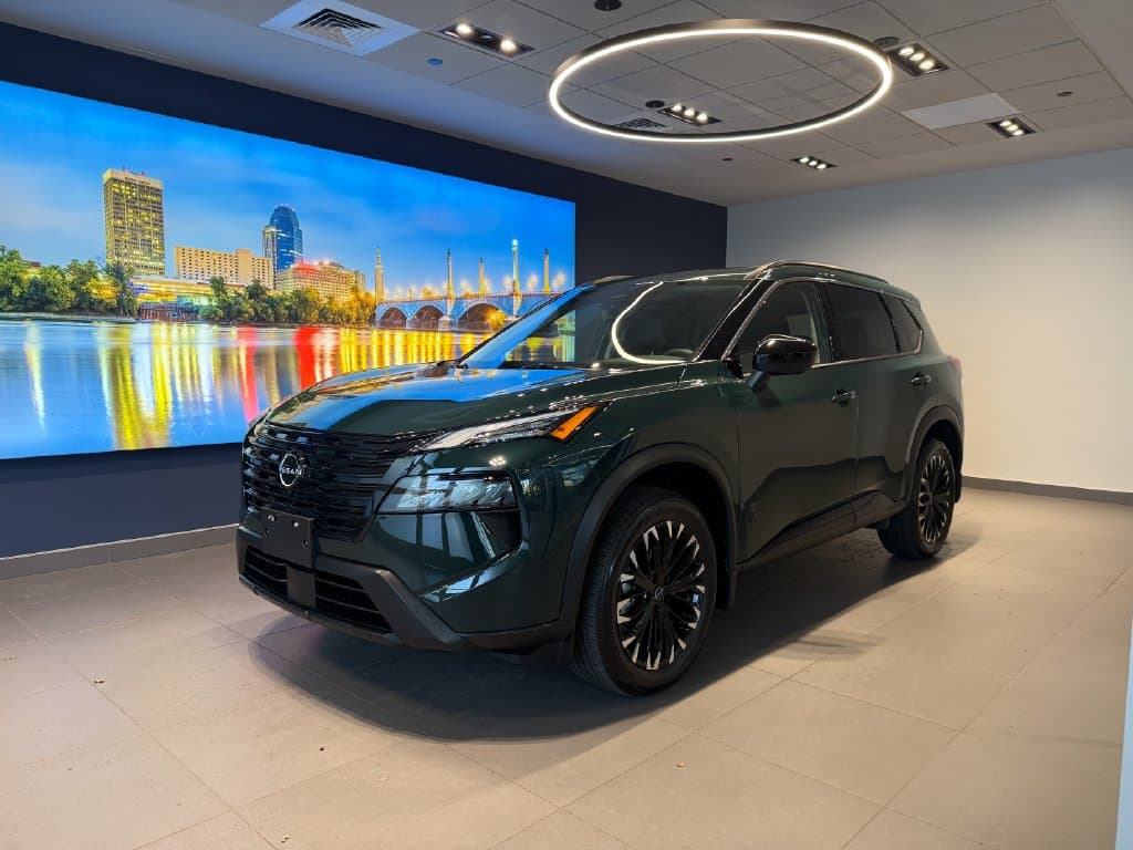 2026 Nissan Rogue Dark Armor — photo 1 of 40
