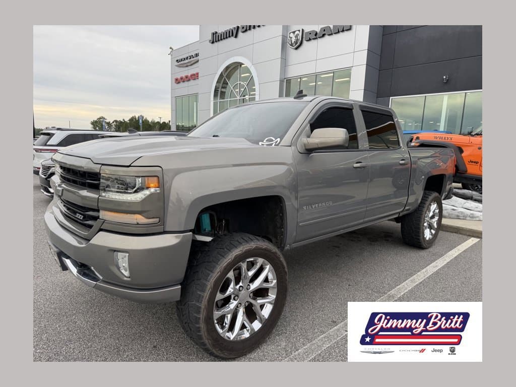 2017 Chevrolet Silverado 1500 LT — photo 1 of 31