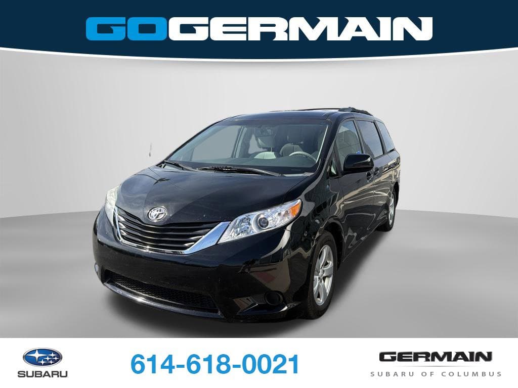 2012 Toyota Sienna LE — photo 1 of 10