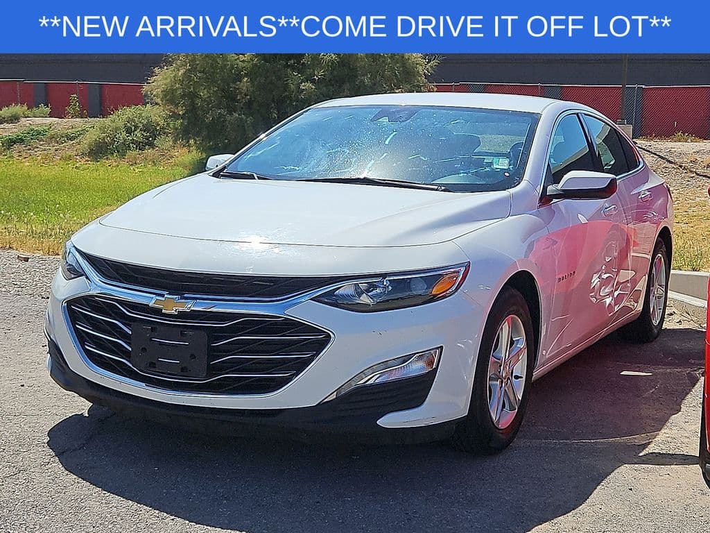 2023 Chevrolet Malibu LT — photo 1 of 5