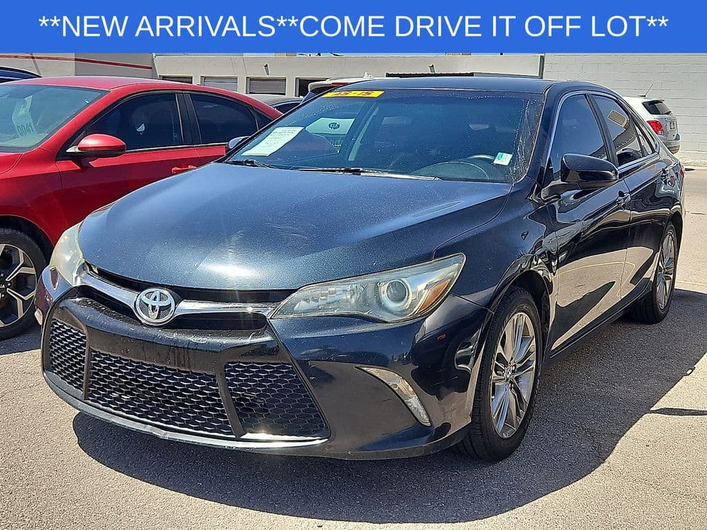 2016 Toyota Camry SE — photo 1 of 5