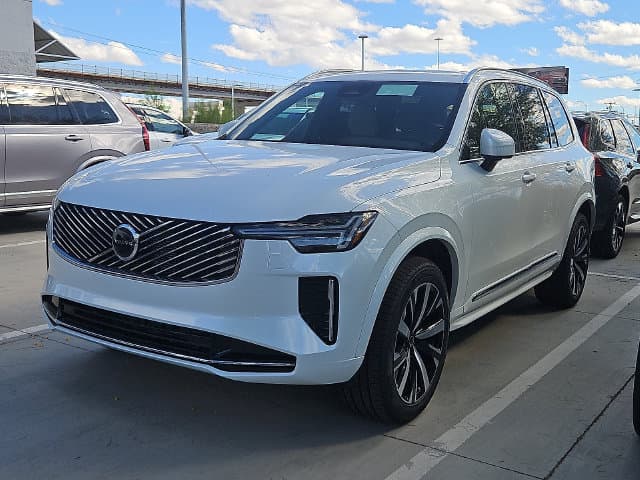 2027 Volvo XC90 Core — photo 1 of 8
