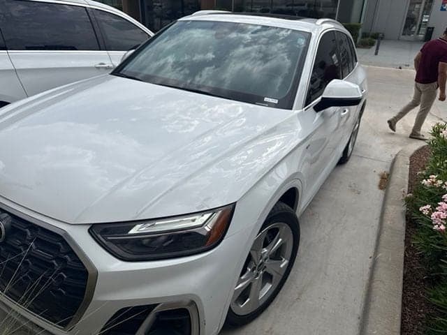 2023 Audi Q5 45 S line Premium — photo 1 of 11