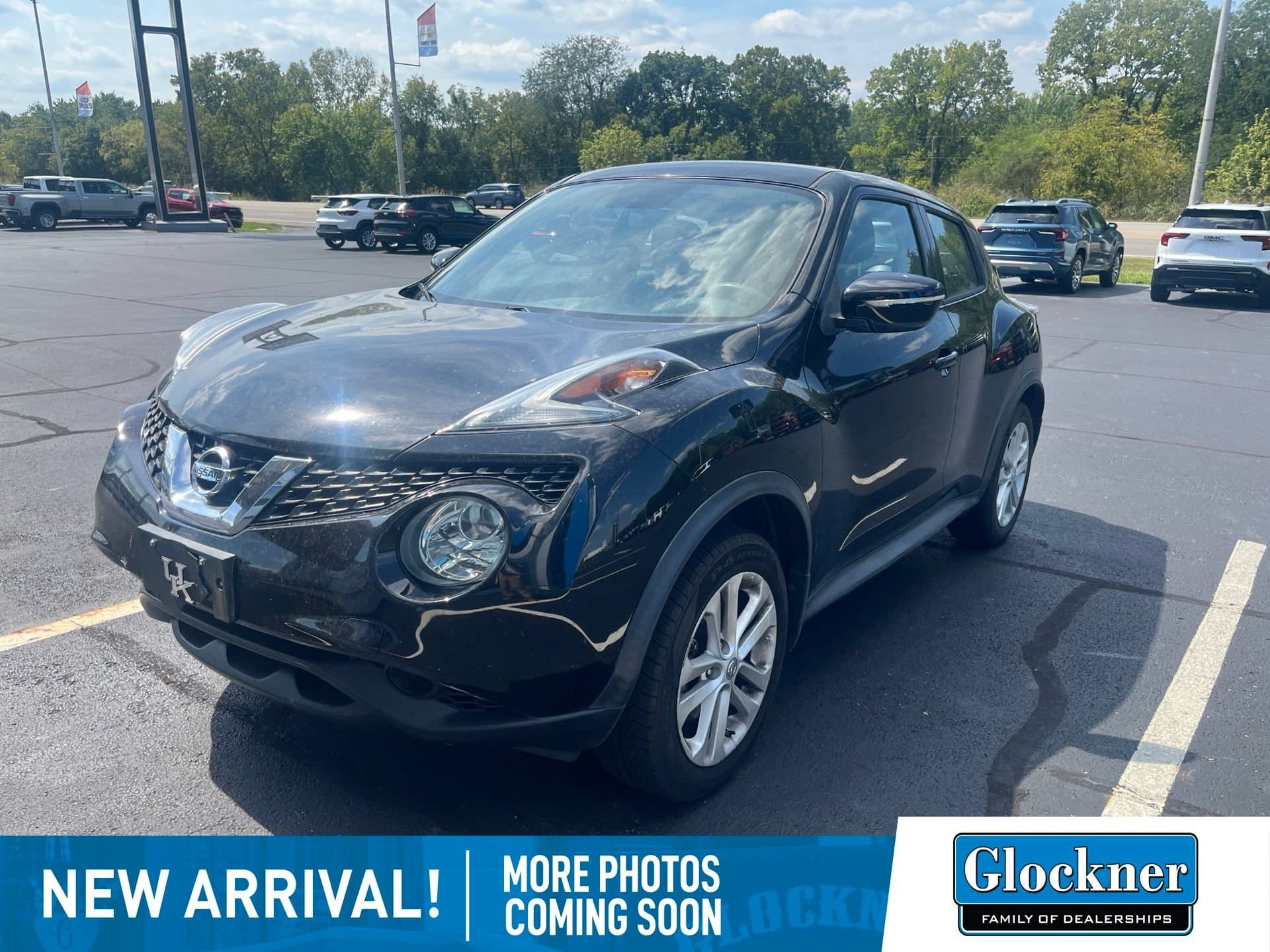 2015 Nissan JUKE S — photo 1 of 5