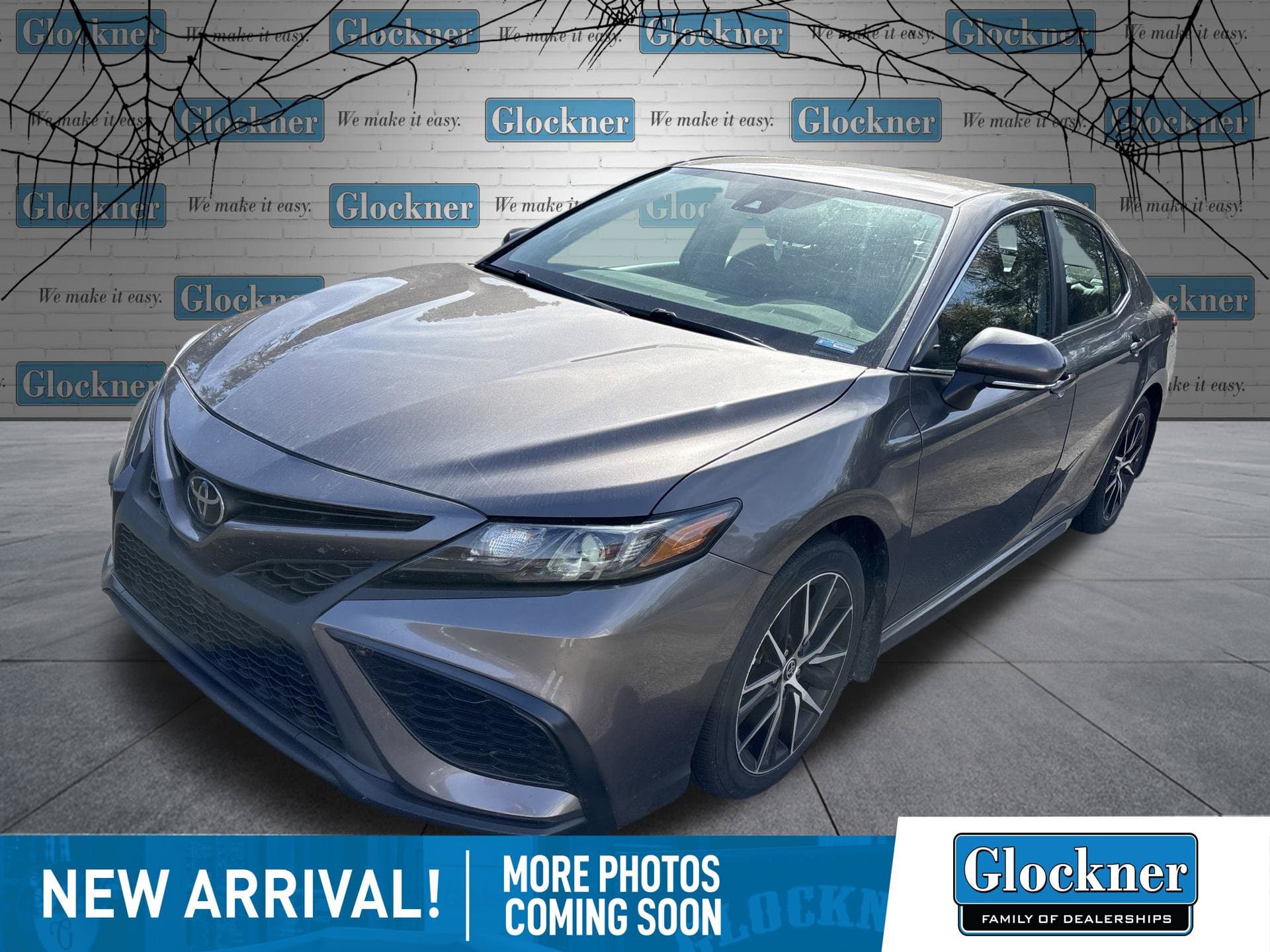 2023 Toyota Camry SE — photo 1 of 10