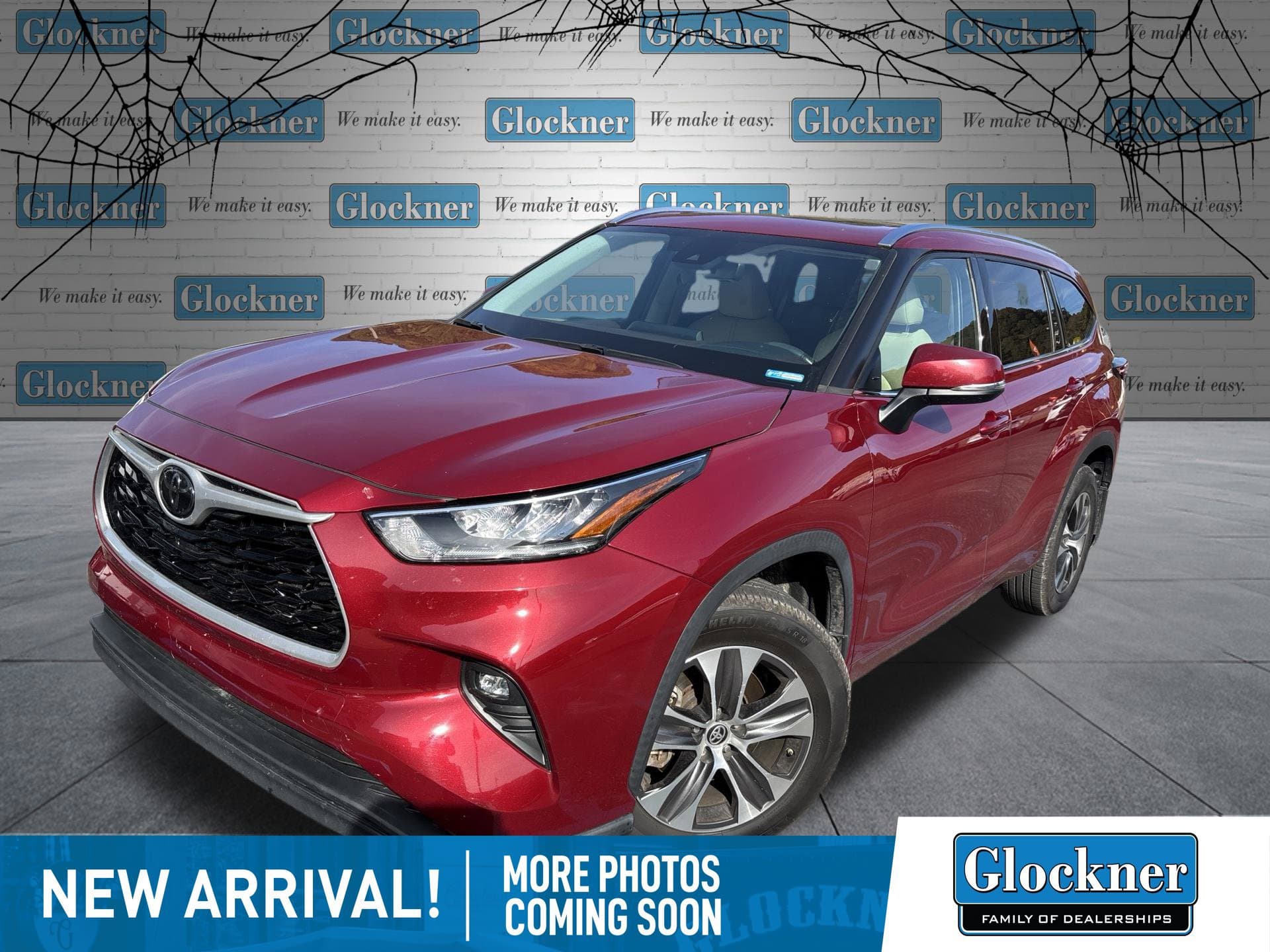 2020 Toyota Highlander XLE — photo 1 of 10