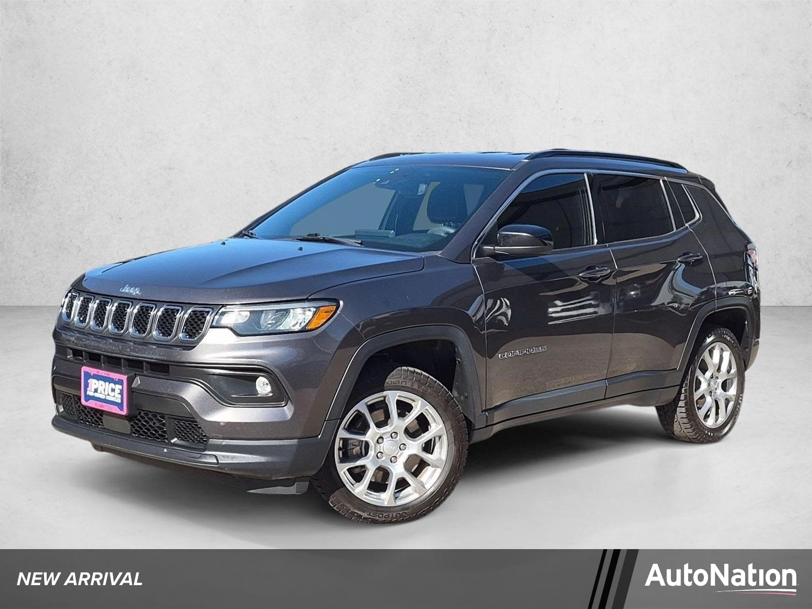 2023 Jeep Compass Latitude Lux — photo 1 of 16