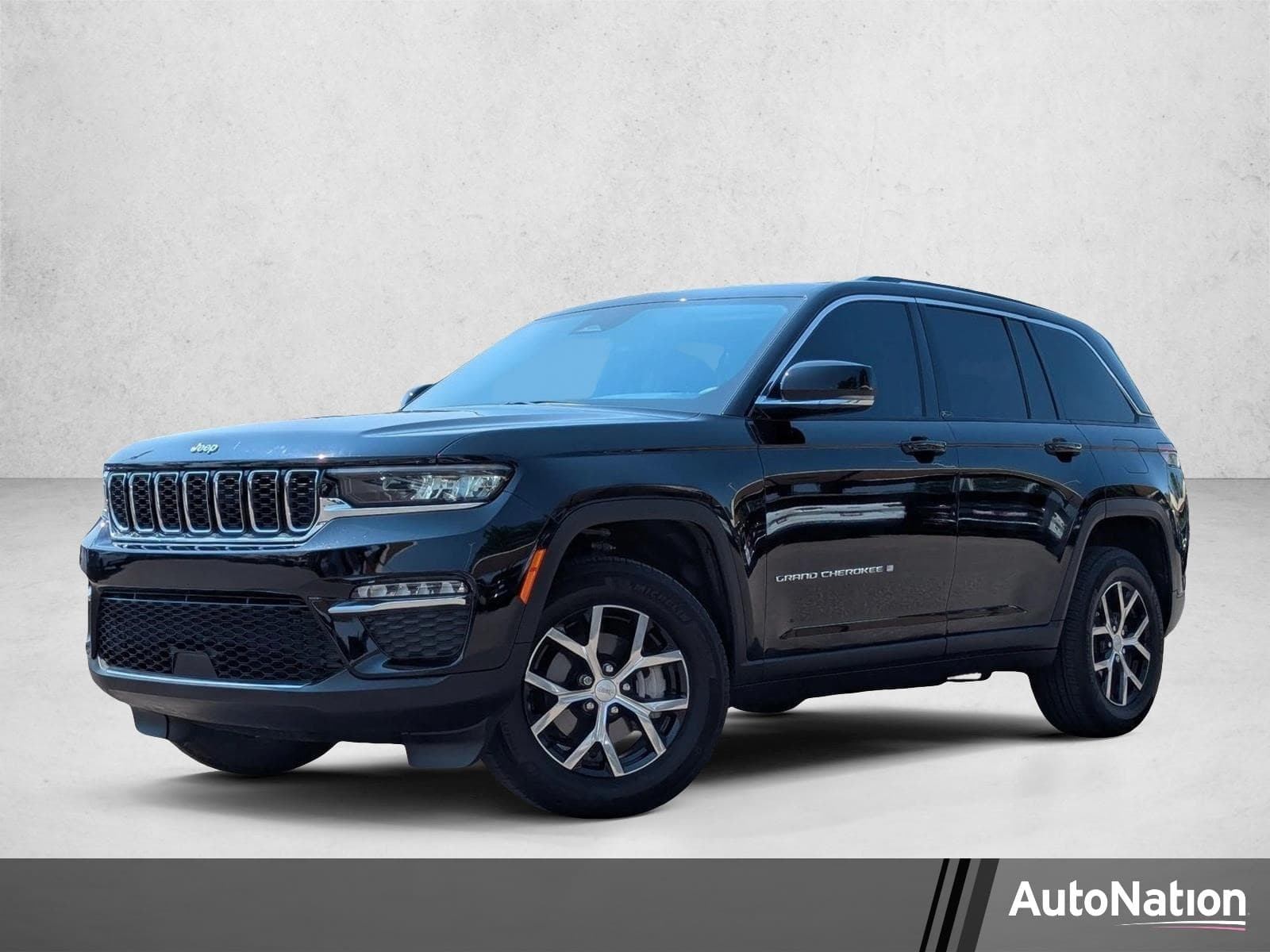 2023 Jeep Grand Cherokee Limited — photo 1 of 25