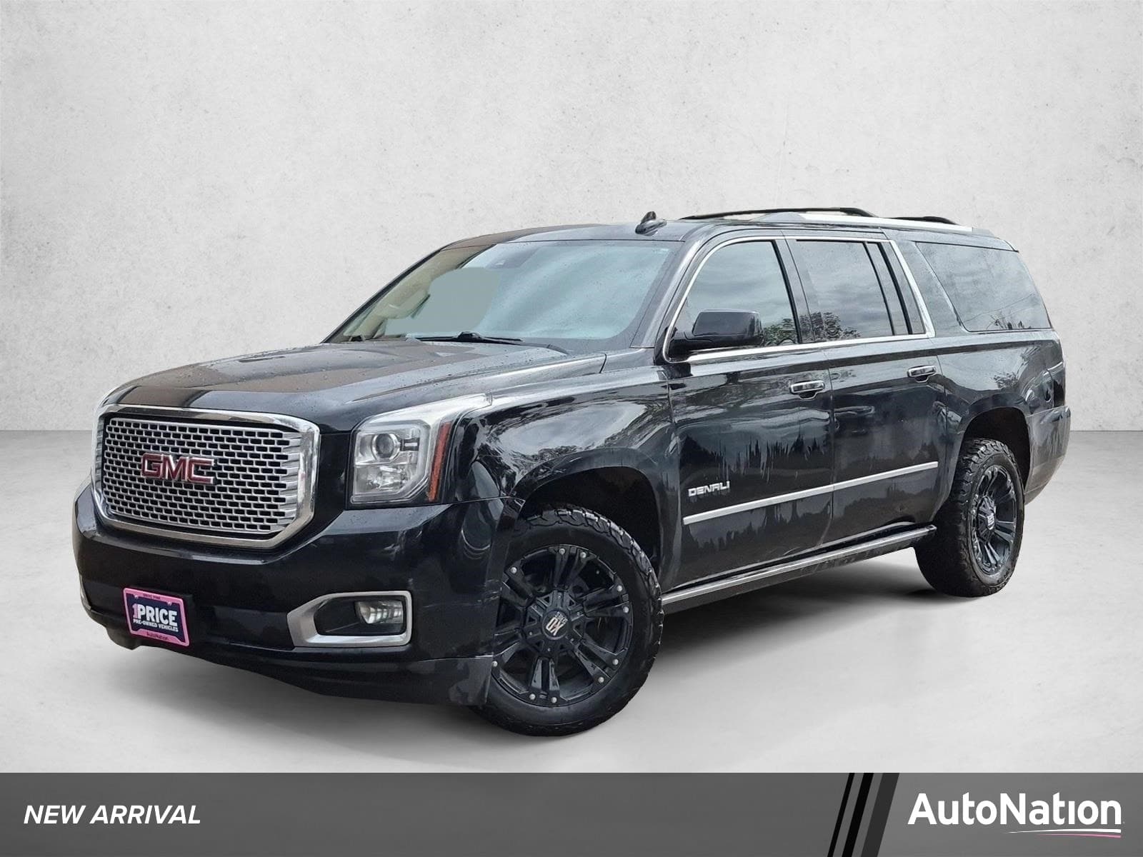 2017 GMC Yukon XL Denali — photo 1 of 16