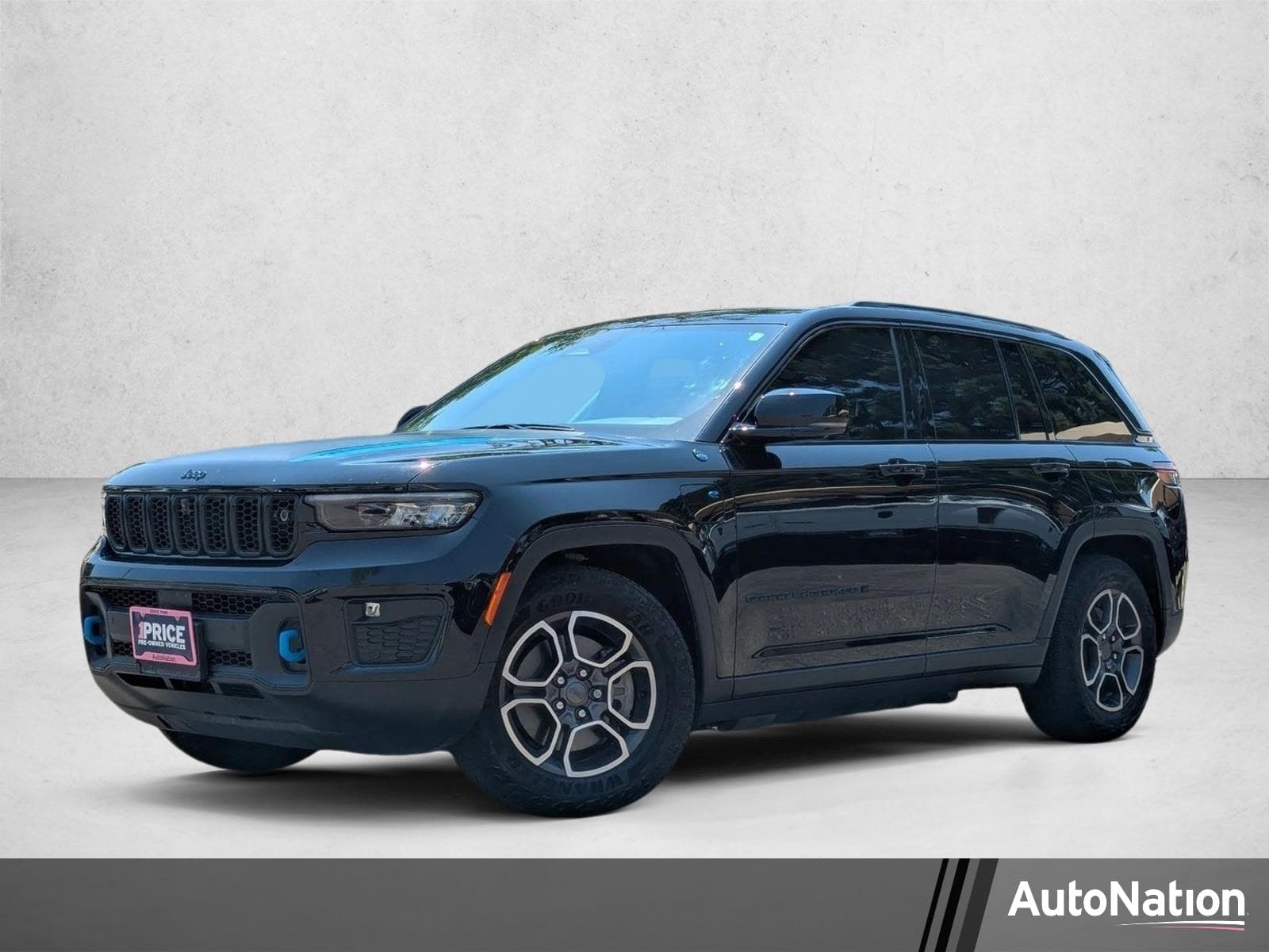 2023 Jeep Grand Cherokee 4xe Trailhawk — photo 1 of 25