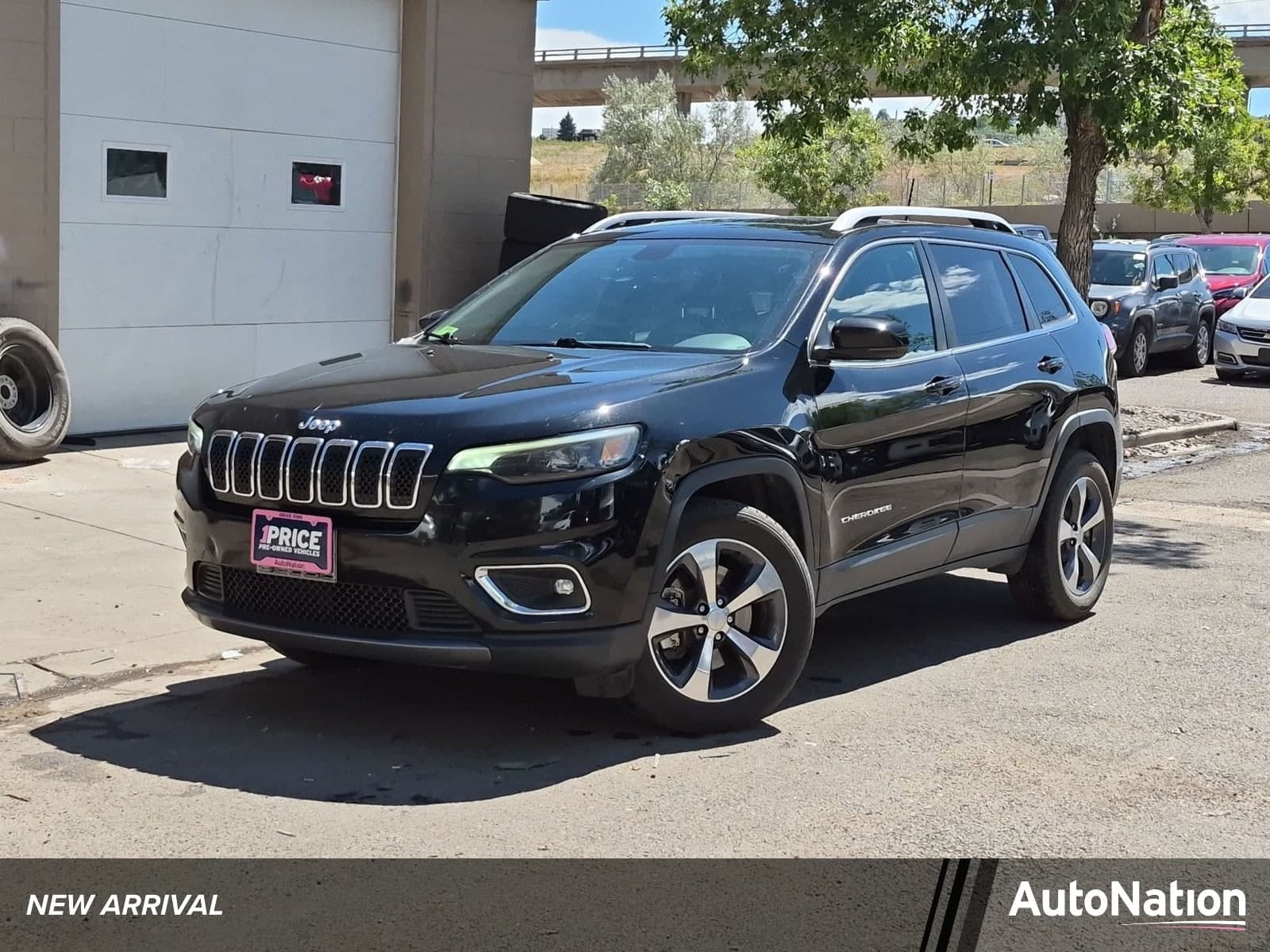 2019 Jeep Cherokee Limited — photo 1 of 16