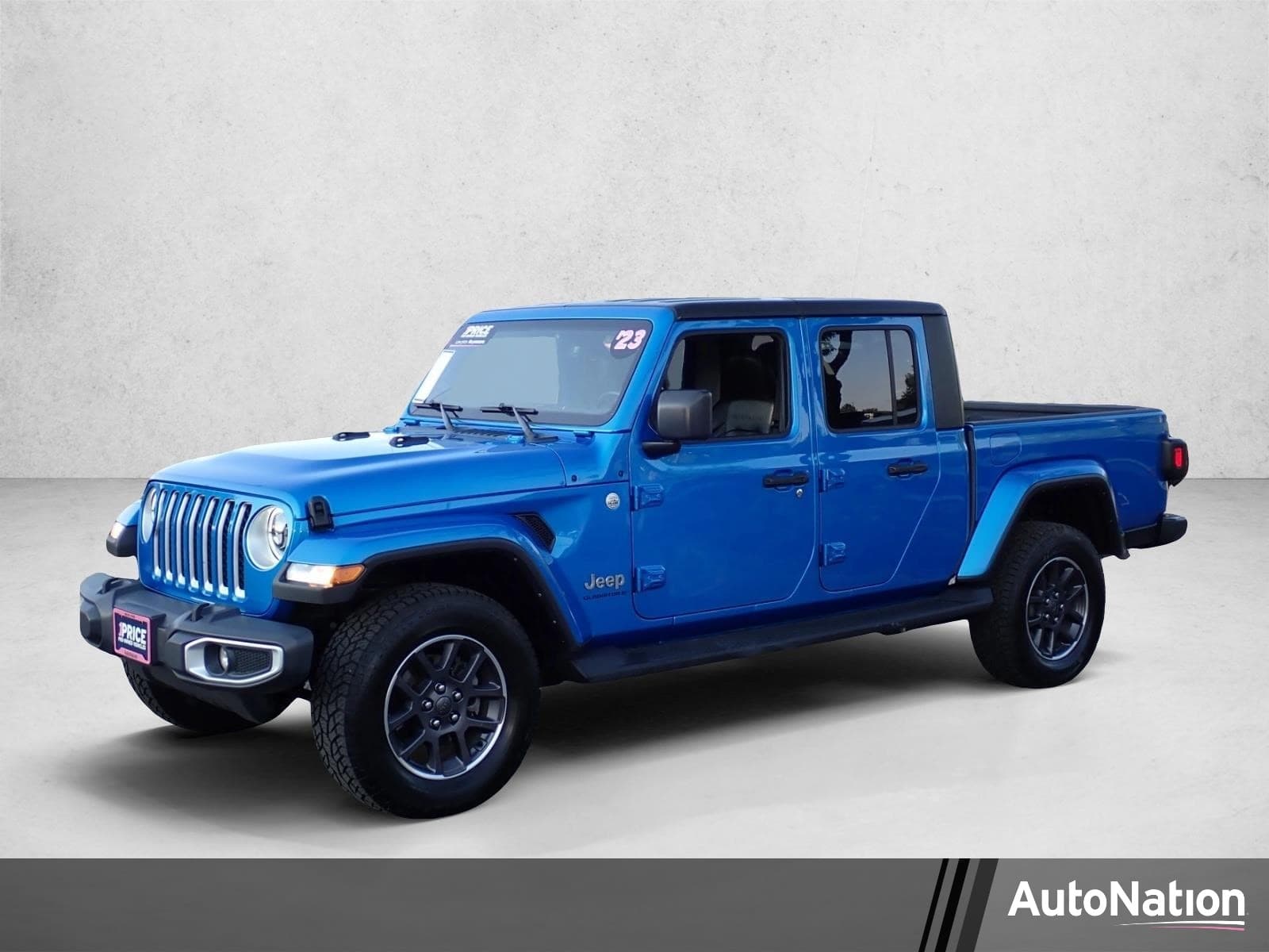 2023 Jeep Gladiator Overland — photo 1 of 25