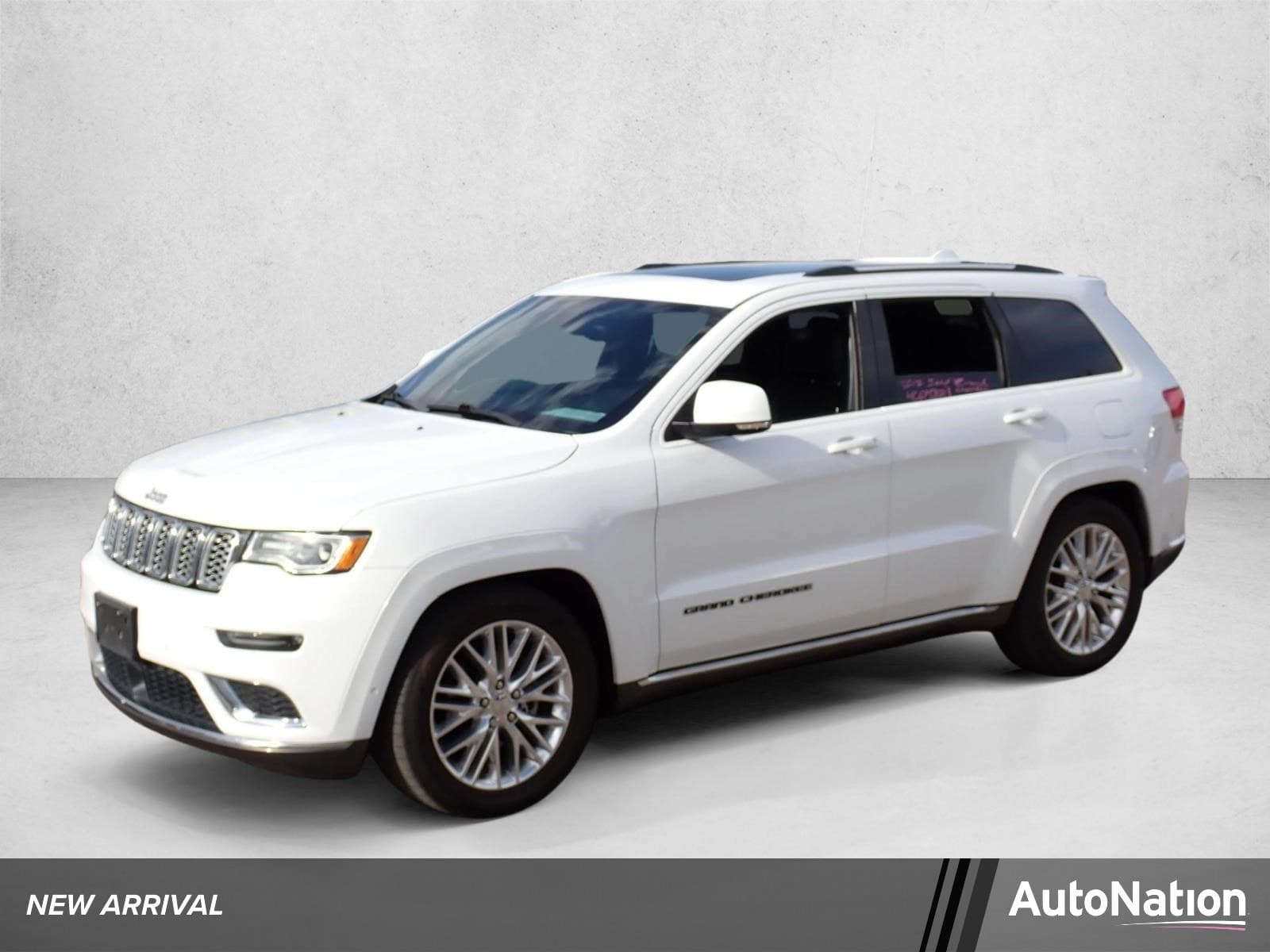 2017 Jeep Grand Cherokee Summit — photo 1 of 15