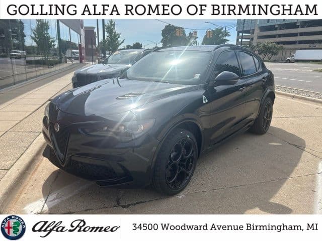 2024 Alfa Romeo Stelvio Quadrifoglio — photo 1 of 18