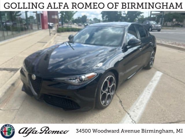 2023 Alfa Romeo Giulia Veloce — photo 1 of 20
