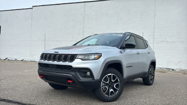 2026 Jeep Compass Trailhawk — photo 1 of 37
