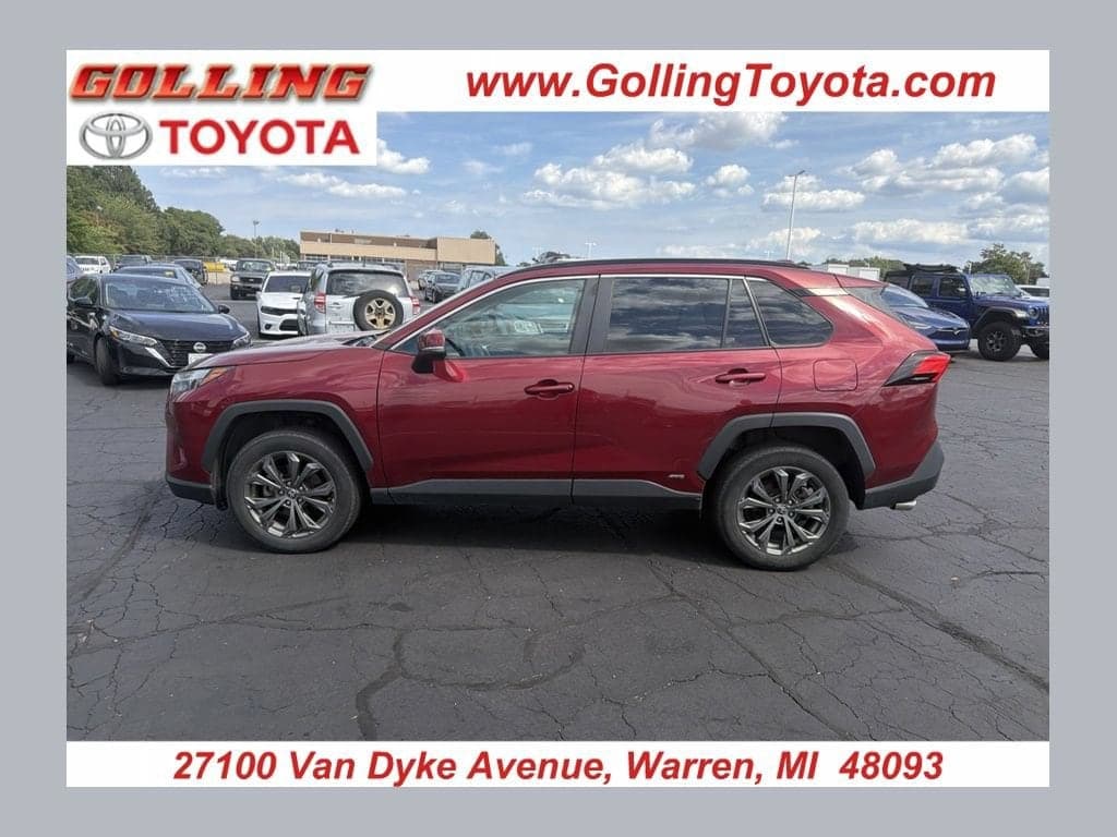2022 Toyota RAV4 Hybrid XLE Premium — photo 1 of 10