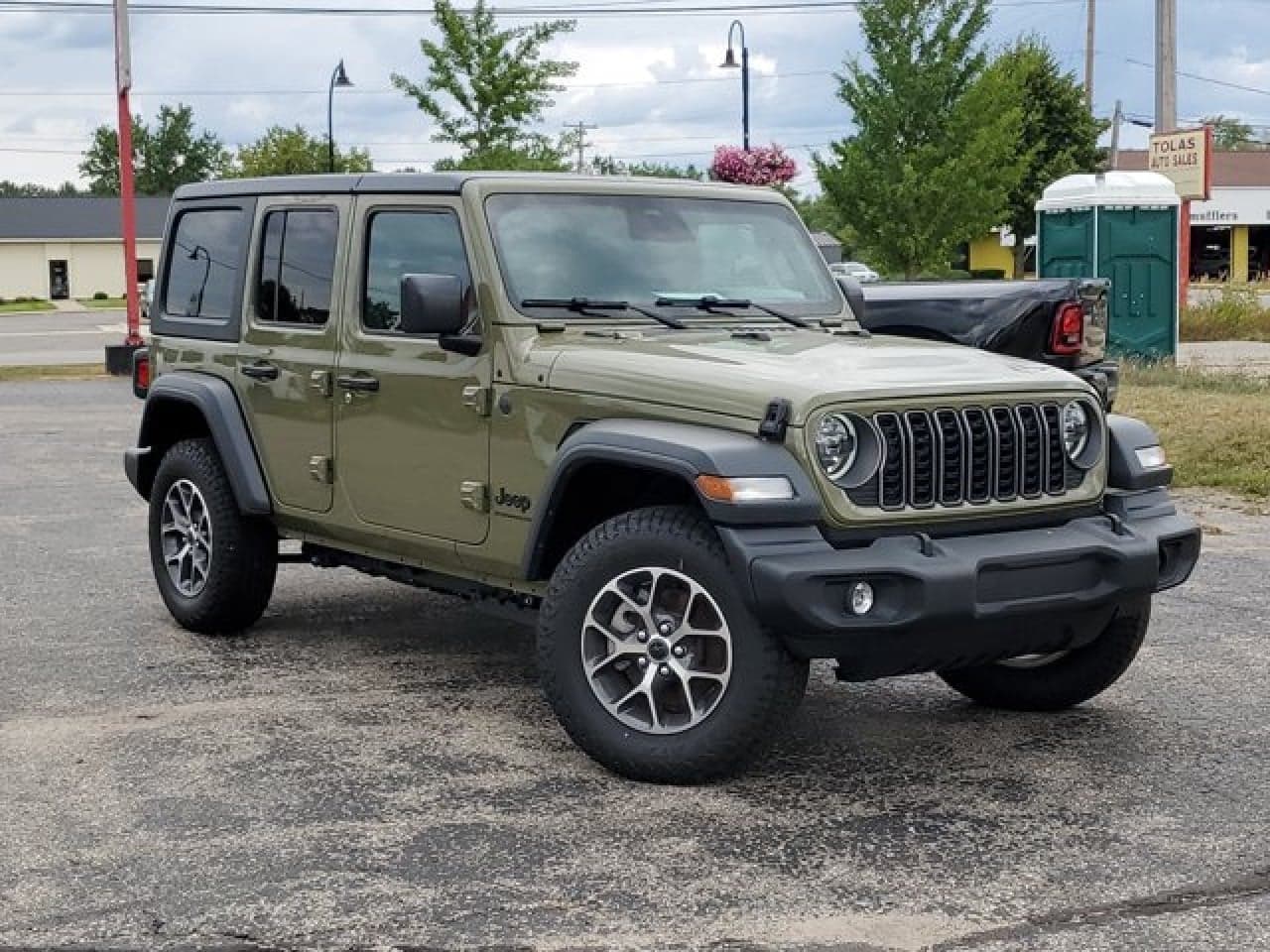 2026 Jeep Wrangler 4-DOOR SPORT S — photo 1 of 42