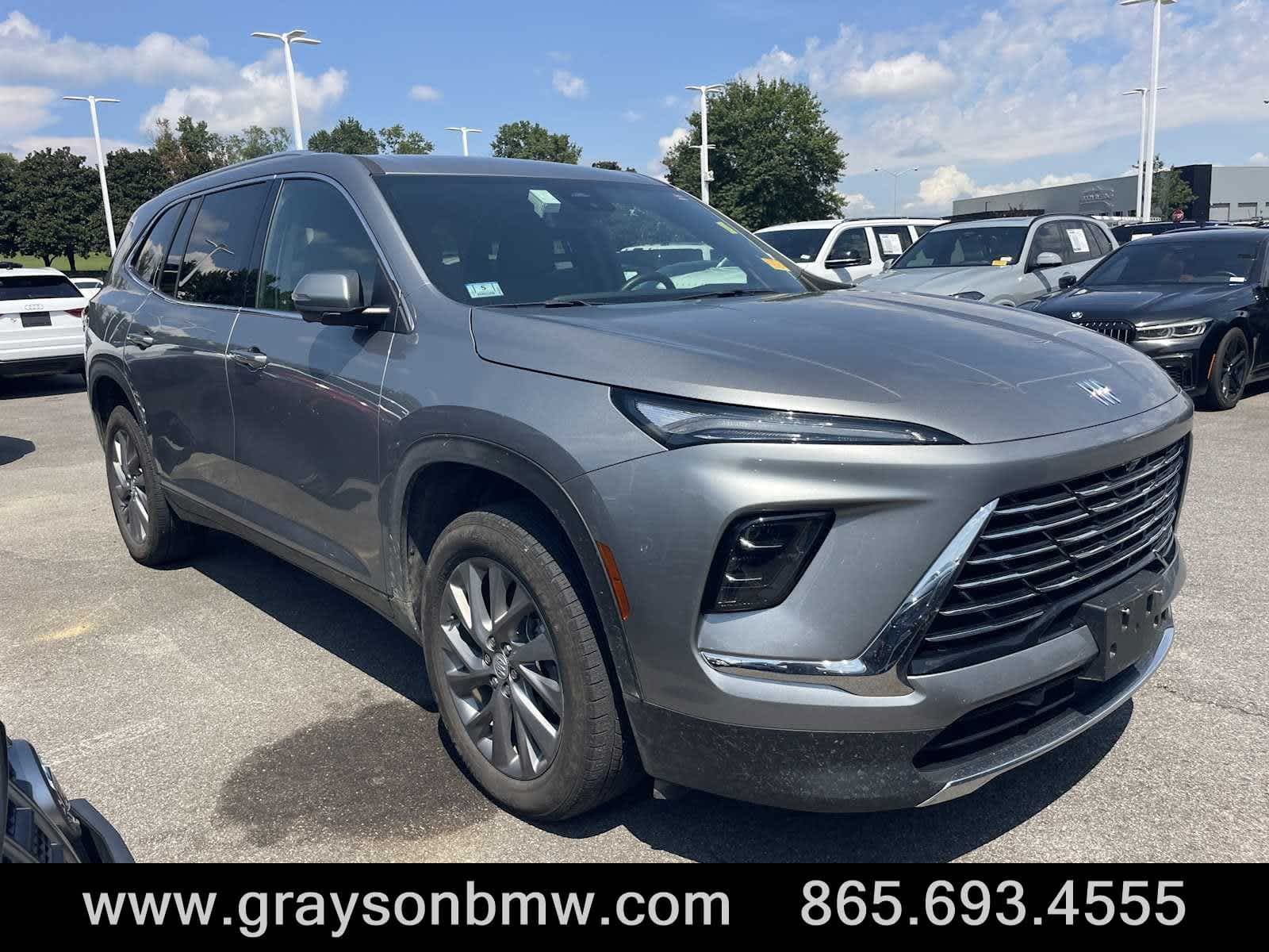 2025 Buick Enclave Preferred — photo 1 of 11