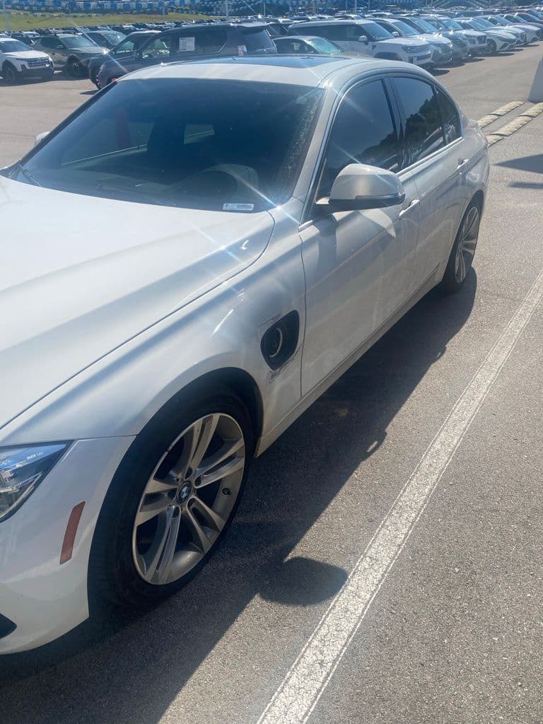 2018 BMW 3 Series 330e iPerformance — photo 1 of 5