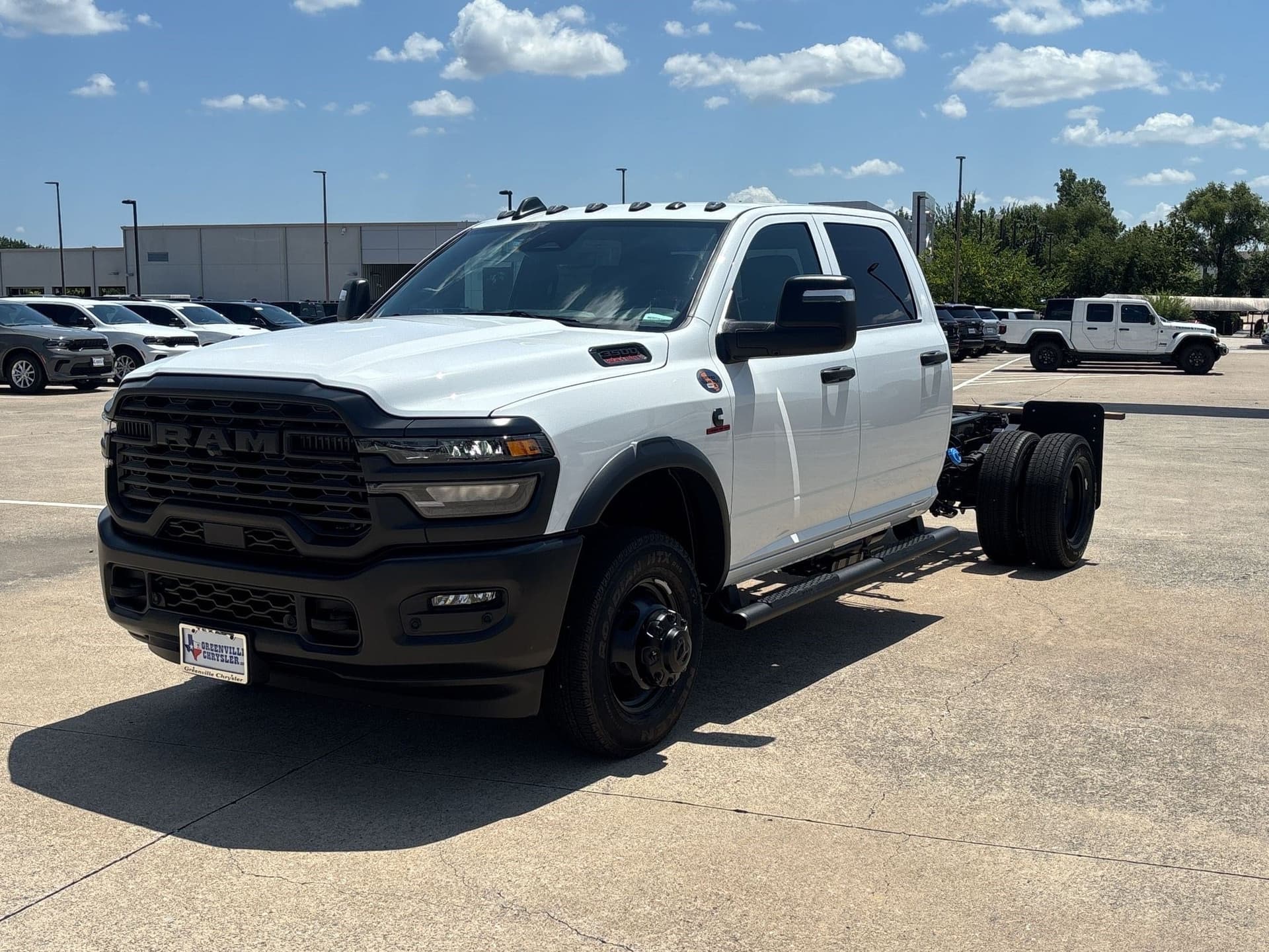 2026 RAM 3500 TRADESMAN CREW CAB CHASSIS 4X4 60' CA — photo 1 of 38