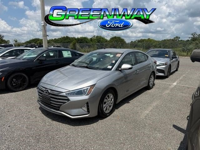 2020 Hyundai Elantra SE — photo 1 of 26