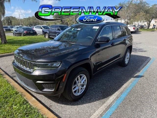 2023 Jeep Grand Cherokee Laredo — photo 1 of 26
