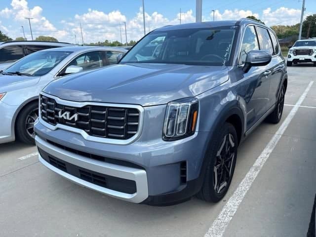 2025 Kia Telluride S — photo 1 of 8